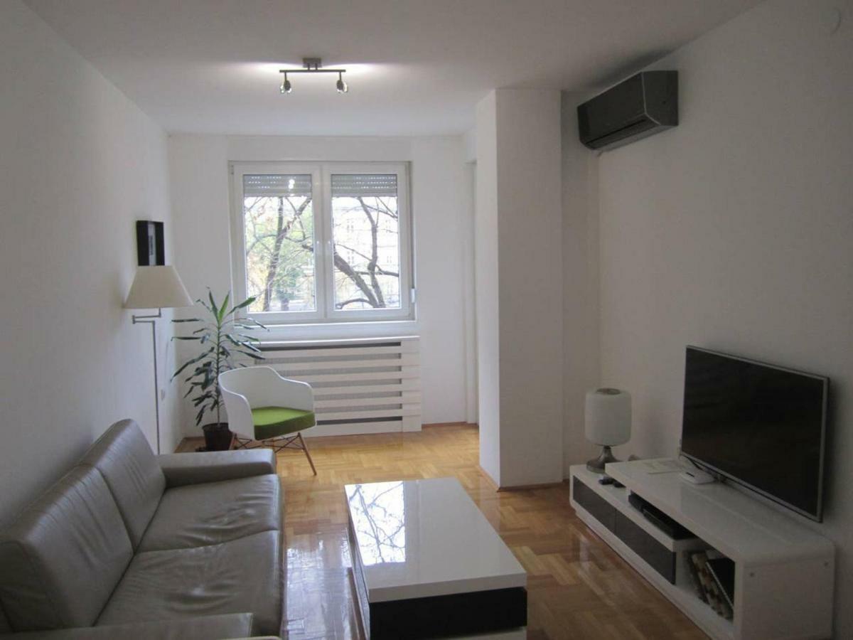 65 Square Meters Designer Apartment In Heart Of City - River View ! Park For Free Ni Eksteriør bilde