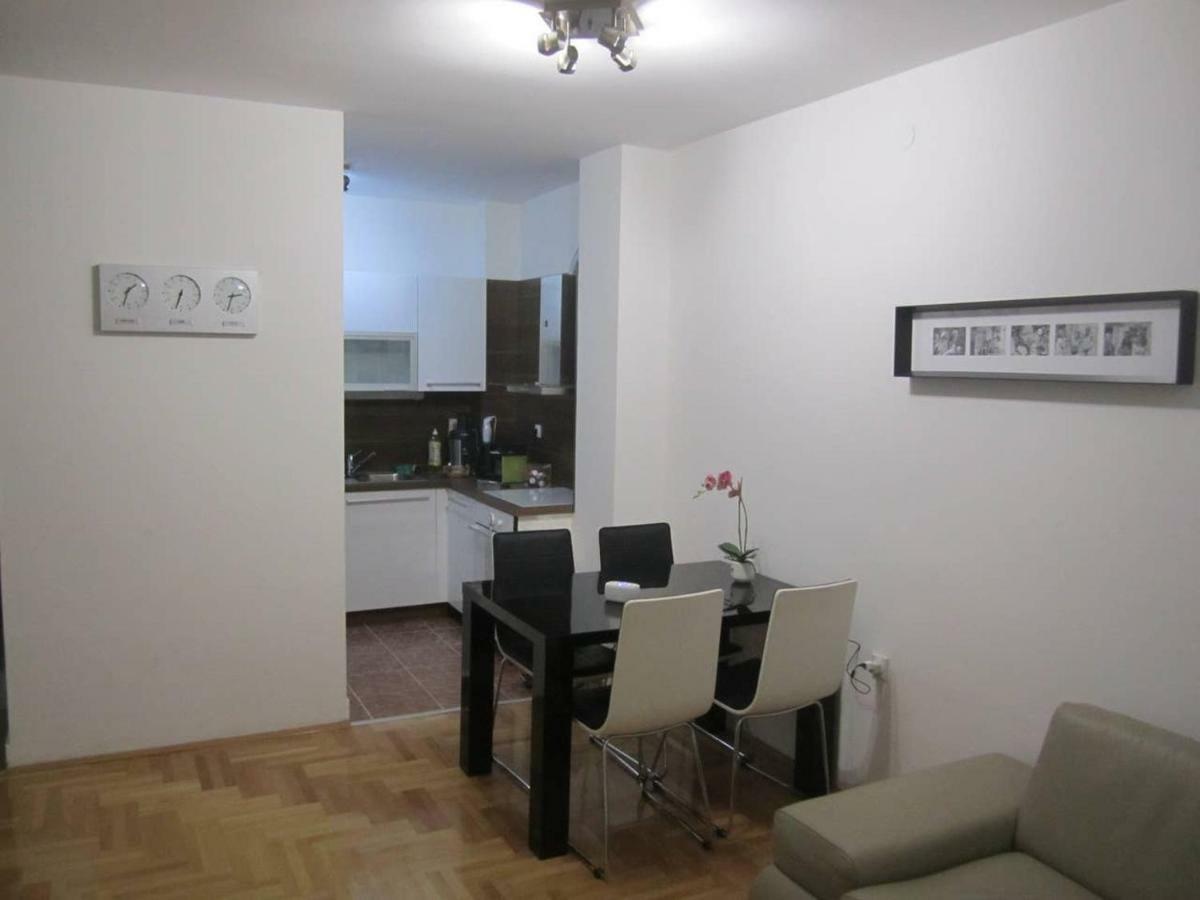 65 Square Meters Designer Apartment In Heart Of City - River View ! Park For Free Ni Eksteriør bilde